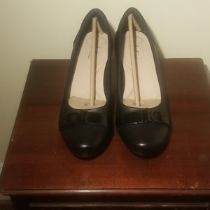 Clark's of England Flores Poppy Black Lther Wedges